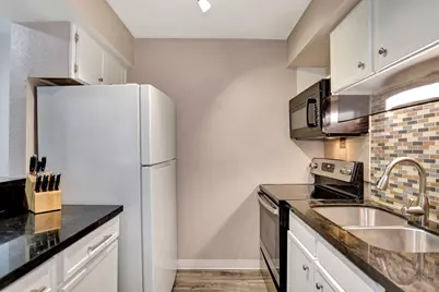 1880 White Oak Drive #102, Houston, TX 77009 - Photo 14