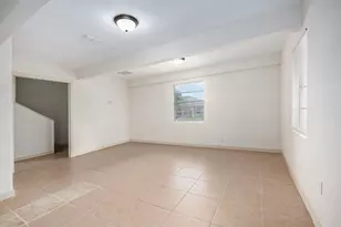1605 30th St N, Texas City, TX 77590 - Photo 4