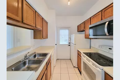 7575 Cambridge Street #2405, Houston, TX 77054 - Photo 10