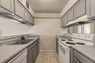 7515 Londres Dr, Houston, TX 77083 - Photo 14