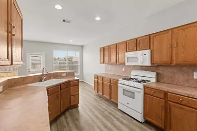 914 Brady Bend Drive, Spring, TX 77373 - Photo 12