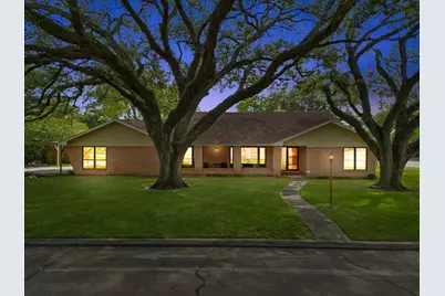 1613 S Hood Street, Alvin, TX 77511 - Photo 38