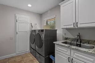 1613 S Hood St, Alvin, TX 77511 - Photo 30