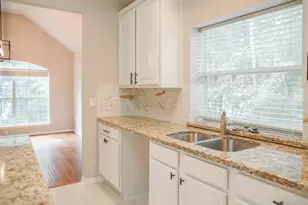 91 N Willow Point Cir, The Woodlands, TX 77382 - Photo 12