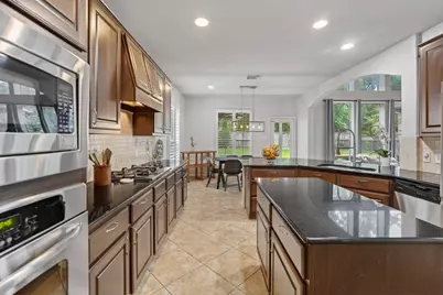 42 N Arrow Canyon Circle, The Woodlands, TX 77389 - Photo 2
