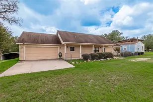 72 Oak Hill Dr, Huntsville, TX 77320 - Photo 2