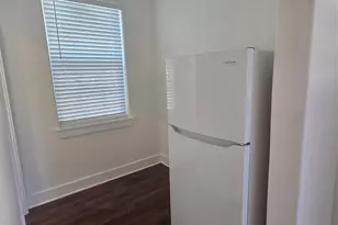 131 N Maplewood St, Houston, TX 77011 - Photo 10