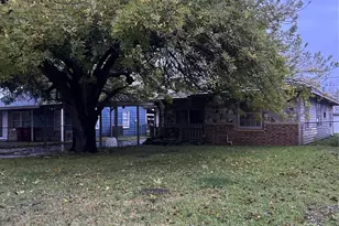 2018 N Avenue H, Freeport, TX 77541 - Photo 4