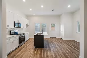 410 W Marlin St W, Willis, TX 77378 - Photo 6