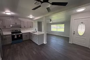 55 Periwinkle Ct, Lake Jackson, TX 77566 - Photo 6
