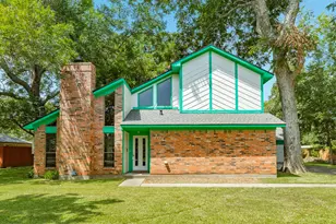 204 Sleepy Hollow Dr, Lake Jackson, TX 77566 - Photo 2