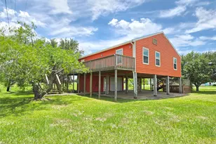 205 Buckskin Dr, Palacios, TX 77465 - Photo 4