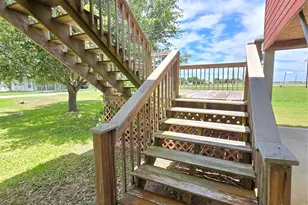 205 Buckskin Dr, Palacios, TX 77465 - Photo 10