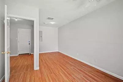 11206 Cliffwood Drive, Houston, TX 77035 - Photo 22