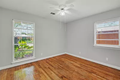 11206 Cliffwood Drive, Houston, TX 77035 - Photo 30