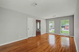 11206 Cliffwood Dr, Houston, TX 77035 - Photo 2
