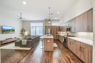 1004 California St, Houston, TX 77006 - Photo 10
