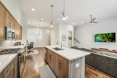 1004 California Street #203, Houston, TX 77006 - Photo 16