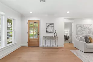2210 Wakefield Dr, Houston, TX 77018 - Photo 2