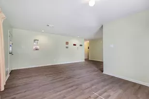 1037 Wall St, Houston, TX 77088 - Photo 4