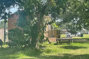 1104 Rorem Ave, Palacios, TX 77465 - Photo 6