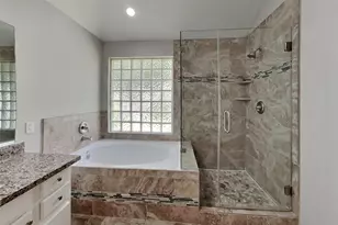 18 Vista Mill Pl, The Woodlands, TX 77382 - Photo 10