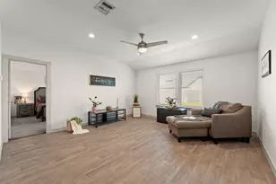 8114 Buck Ln, Rosharon, TX 77583 - Photo 8