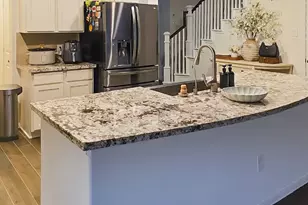 1706 Prairie Ridge Ct, Angleton, TX 77515 - Photo 6