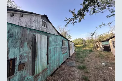 807 Jay, Cotulla, TX 78014 - Photo 6