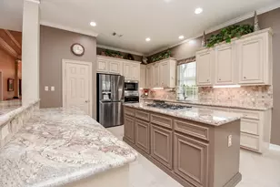 7514 Guinevere Dr, Sugar Land, TX 77479 - Photo 18