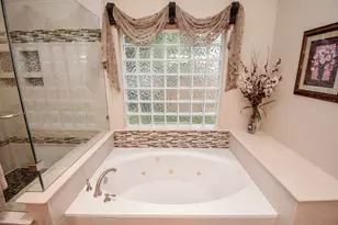 7514 Guinevere Dr, Sugar Land, TX 77479 - Photo 32