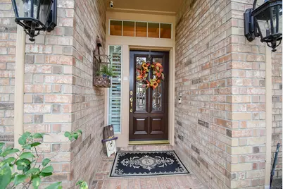 7514 Guinevere Drive, Sugar Land, TX 77479 - Photo 4