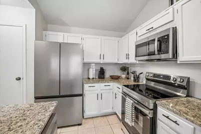 30 Camberwell Court, The Woodlands, TX 77380 - Photo 8