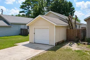 11919 Kingslake Forest Dr, Houston, TX 77044 - Photo 2