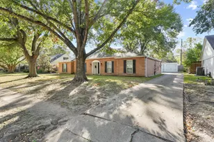 10719 Del Monte Dr, Houston, TX 77042 - Photo 2