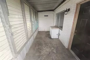 1023 Meyer St, Sealy, TX 77474 - Photo 32