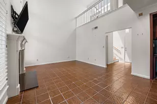 294 Sugar Berry Cir, Houston, TX 77024 - Photo 12