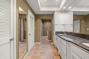 294 Sugar Berry Cir, Houston, TX 77024 - Photo 26