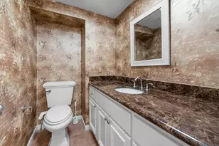 294 Sugar Berry Cir, Houston, TX 77024 - Photo 20