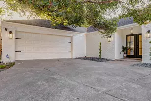 10303 Chevy Chase Dr, Houston, TX 77042 - Photo 2