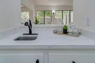 10303 Chevy Chase Dr, Houston, TX 77042 - Photo 12