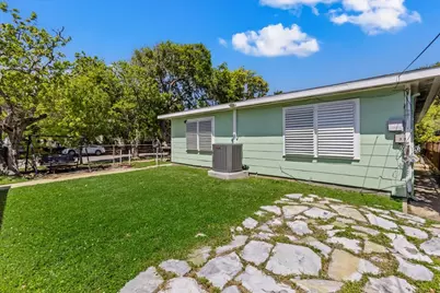 4827 Avenue Q 1/2, Galveston, TX 77551 - Photo 18