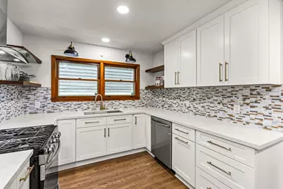 4827 Avenue Q 1/2, Galveston, TX 77551 - Photo 10