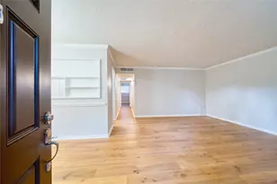 3224 Timmons Ln, Houston, TX 77027 - Photo 2