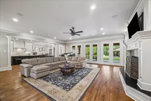 1720 Magnolia Ln, Kingwood, TX 77339 - Photo 2