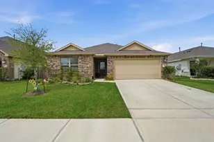1202 Filly Crk Dr, Alvin, TX 77511 - Photo 2