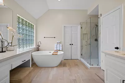 72 W Sandalbranch Circle, The Woodlands, TX 77382 - Photo 38
