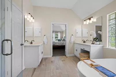 72 W Sandalbranch Circle, The Woodlands, TX 77382 - Photo 40