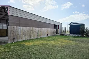 301 Tarpon Dr, Palacios, TX 77465 - Photo 12