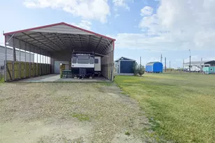 301 Tarpon Dr, Palacios, TX 77465 - Photo 2